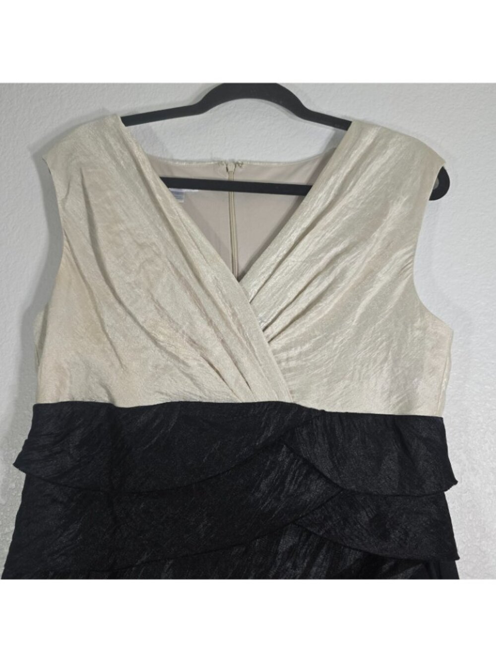 London Times Sheath Dress Women Size 14 Black Tiered Ruffle Cocktail Party - Picture 2 of 8
